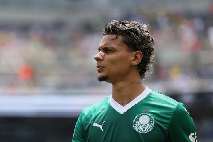 <p>Richard Rios ➡ Benfica</p>
