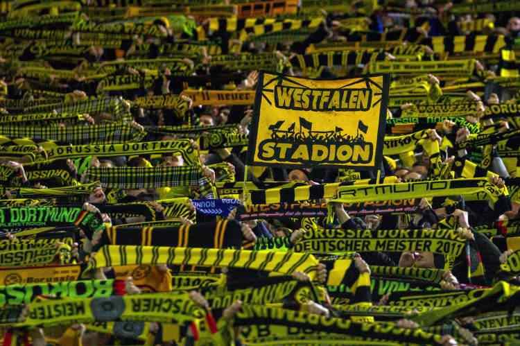 <p>16-Borussia Dortmund</p>

<p>En ucuz: 27 bin TL</p>

<p>En pahalı: 53 bin TL</p>
