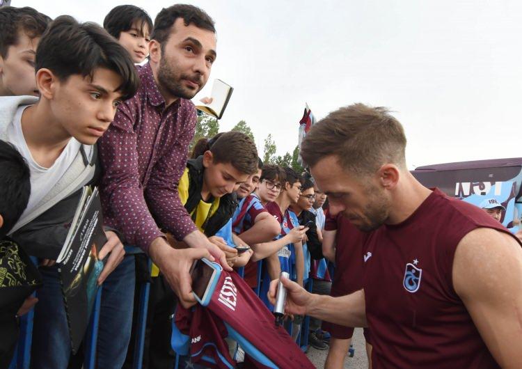 <p>11-Trabzonspor</p>

<p>En ucuz: 6 bin TL</p>

<p>En pahalı: 90 bin TL</p>
