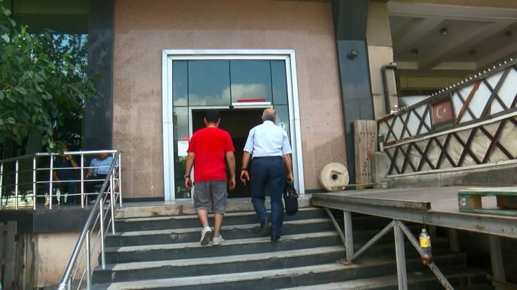 <p>Yaklaşık 3 aydır ödeme alamadıklarını söyleyen işçiler, iş bulmakta zorluk çektiklerini ve geçim sıkıntısı yaşadıklarını belirtti.</p>