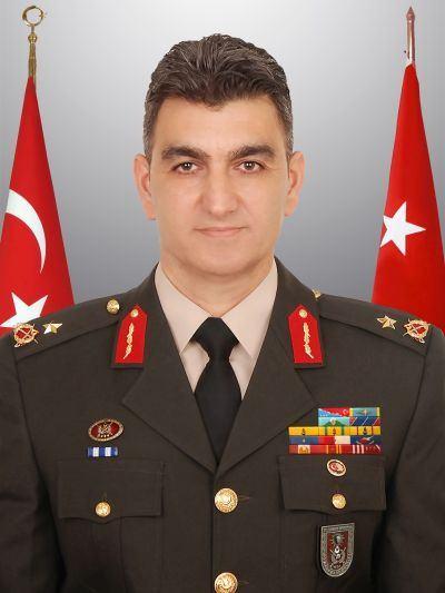 <p><span style="color:rgb(178, 34, 34)"><strong>Kara Kuvvetleri Komutanlığı (Tuğgeneral → Tümgeneral)</strong></span></p>
<p> </p>
<p>• Levent Sabahattin Güldağı</p>
<p> </p>