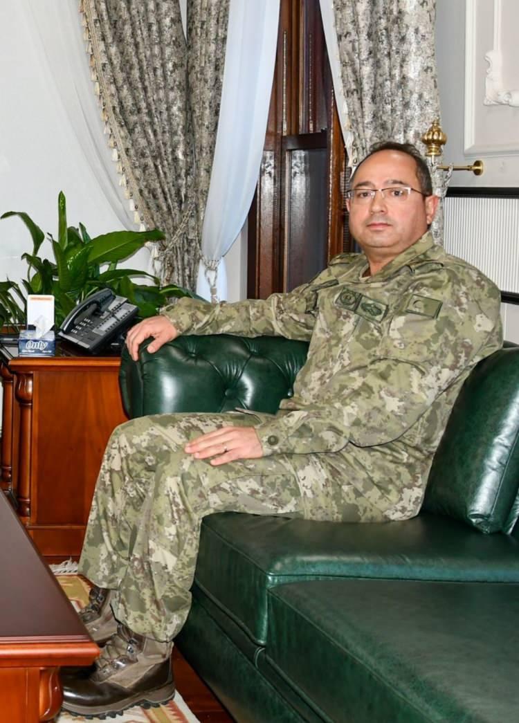 <p><span style="color:rgb(178, 34, 34)"><strong>Kara Kuvvetleri Komutanlığı (Tuğgeneral → Tümgeneral)</strong></span></p>

<p> </p>

<p>• Gökhan Çelik</p>
