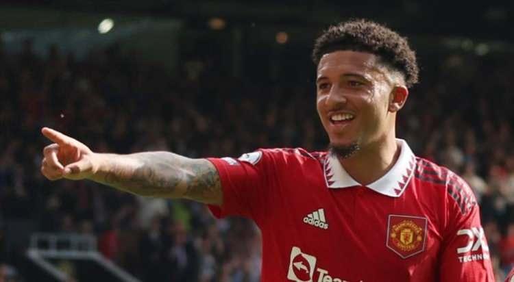 <p>Transfer çalışmalarını hızlandıran Beşiktaş, kadrosuna dünyaca ünlü yıldız futbolcu Jadon Sancho'yu katabilir. </p>
