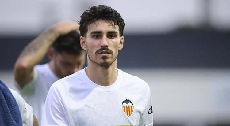 <p>Trabzonspor, Valencia'nın Protekizli orta sahası Andre Almeida için temaslarını hızlandırdı.<br />
<br />
Oyuncu ayrılığa sıcak bakarken, bordo mavililer bonservis görüşmelerine başladı. </p>

<p><br />
(FANATİK)</p>
