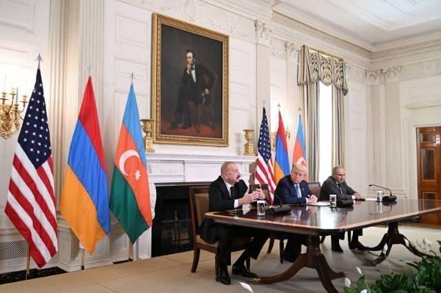 <p><strong>VİYANA ANTLAŞMALAR HUKUKU SÖZLEŞMESİ  VURGUSU</strong></p>

<p><strong>Madde 12 -</strong> Taraflar, ikili ilişkilerinde uluslararası hukuka ve bu anlaşmaya göre hareket edeceklerdir. Taraflardan hiçbiri, bu anlaşmayı uygulamamak için kendi iç hukukunun hükümlerini gerekçe olarak kullanmayacaktır. Taraflar, bu anlaşmanın yürürlüğe girmesinden önce, Viyana Antlaşmalar Hukuku Sözleşmesi (1969) uyarınca, bu anlaşmanın amacına ve hedefine aykırı herhangi bir eylemde bulunmaktan kaçınacaklardır.</p>
