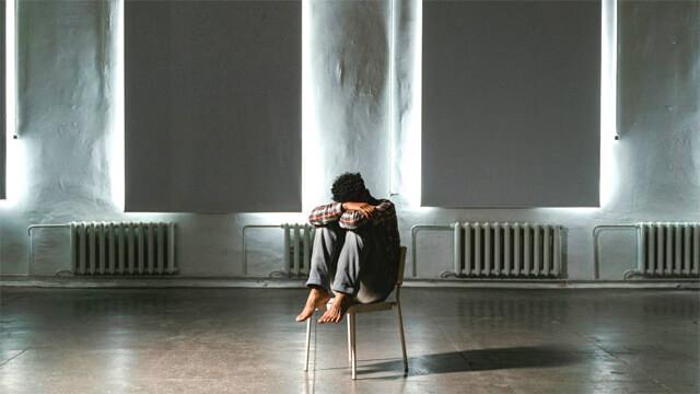 <p>Hemen tedavi altına alınan adama, sıvı ve elektrolit desteği verilerek psikiyatrik gözlem altına alındı. <strong>Üç hafta içinde sanrıları azalan</strong> adam taburcu edildi.</p>