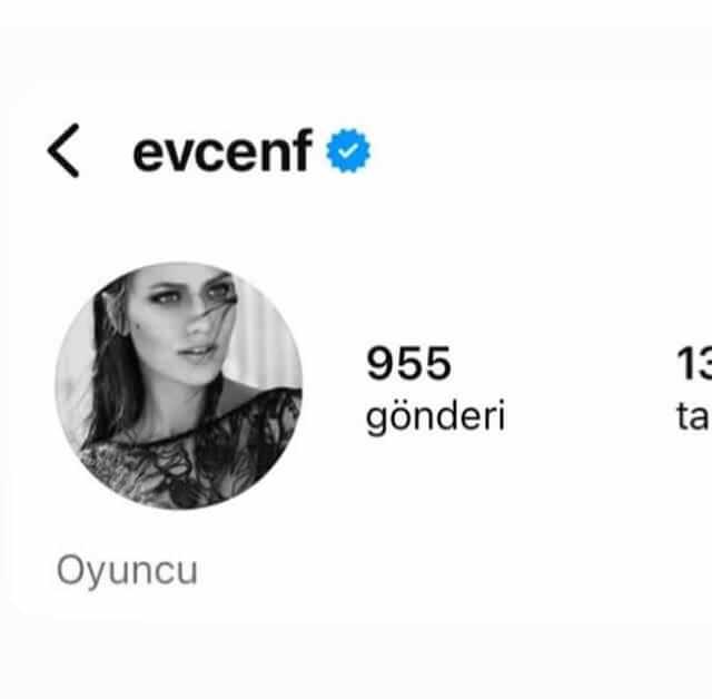 <p>2017 yılında <strong>Burak Özçivit ile evlenen</strong>, güzel oyuncu <strong>Fahriye Evcen’in Instagram hesabından “Özçivit” soyadını kaldırması</strong>, magazin dünyasında <strong>“Acaba boşanıyorlar mı?”</strong> sorularını beraberinde getirdi.</p>
