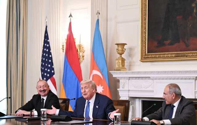 <p><strong>Madde 6 - </strong>Taraflar, bu anlaşmanın 1. maddesi kapsamındaki yükümlülüklerini tam olarak yerine getirerek, devlet sınırının belirlenmesi ve işaretlenmesine ilişkin anlaşmanın sonuçlanması için ilgili komisyonlar aracılığıyla iyi niyetle müzakereler yürütecek.</p>
