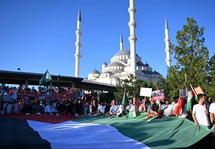 <p>Yürüyüşten kareler:</p>
