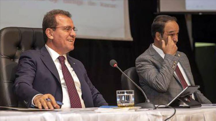 <p><strong>YAZILI SINAVDA YÜKSEK PUANLAR ALDILAR, MÜLAKATTA ELENDİLER</strong></p>

<p>Ocak ayında 21 şube müdürü kadrosu için açılan görevde yükselme sınavının yazılı kısmı, Şehircilik ve İklim Bakanlığı koordinasyonunda, Anadolu Üniversitesi Açıköğretim Fakültesi (AÖF) tarafından 6 Temmuz’da Adana’da yapıldı.</p>

<p>171 adayın katıldığı bu sınavda 60 puan barajını aşan 88 kişi, sözlü mülakata girmeye hak kazandı.</p>
