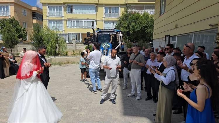 <p>Baba mesleği çiftçiliği sürdüreceğini belirten Yaman, <strong>"Daha büyük traktör alıp kendi tarlalarımızı sürmeyi hedefliyorum. Çiftlik kurmayı da istiyoruz."</strong> diye konuştu.</p>