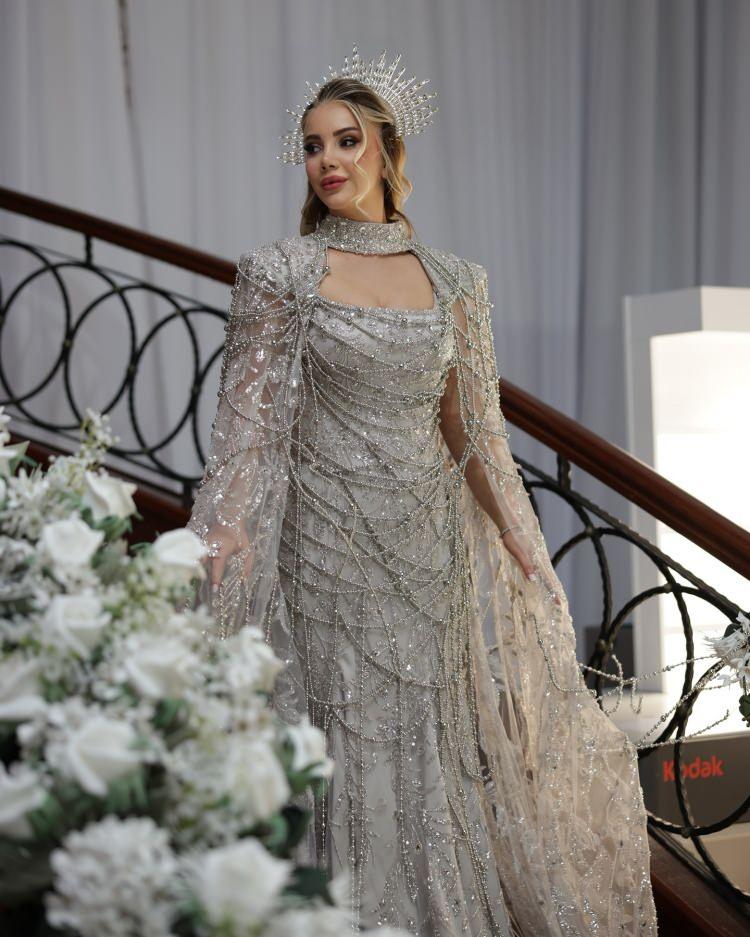 <p>Yayınladığı videoda ise<span style="color:#B22222"><em><strong> “Bana ait olan şeyleri bekliyorum. Bu altın muhabbeti mesela… Tasma, eldiven, o, bu, şu… Hepsini ben kendim aldım. Bunların hepsini ben aldım, ben yaptım”</strong></em></span> ifadelerini kullandı. </p>
