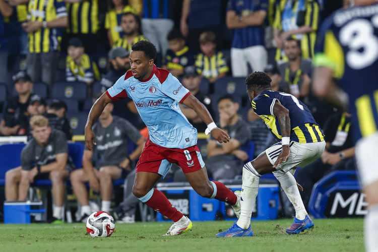 <p>Feyenoord'un golleri Watanabe'den geldi.</p>
