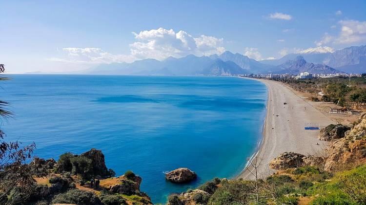 <p><em><strong>Karancı, yeni imar alanlarında jeolojik ve jeoteknik etütlerin mutlaka yerinde yapılması gerektiğini, tarımsal alanların ve taşıma gücü düşük bölgelerin imara açılmaması gerektiğini kaydetti.</strong></em></p>
