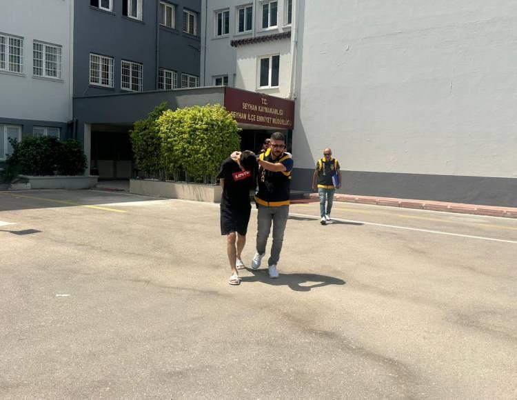 <p>Polis merkezindeki ekiplerin durumu Seyhan İlçe Emniyet Müdürlüğü Araştırma Büro Amirliği ekiplerine bildirmesi üzerine ekipler, Gürselpaşa Mahallesi'ndeki eve operasyon düzenledi.</p>

<p> </p>
