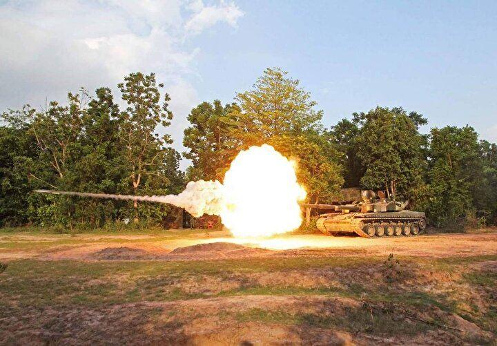 <p>Listenin zirvesinde 6.800 tank ile Çin yer alıyor. Onu 5.750 tank ile Rusya ve 4.640 tank ile ABD takip ediyor. </p>

