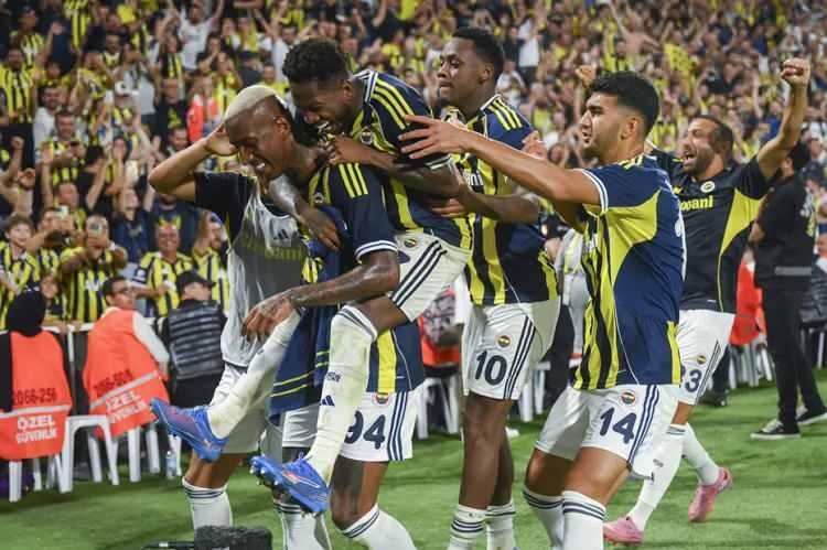 <p><strong>AD: İstanbul'daki ceza Feyenoord yönetimine net bir mesaj gönderdi.</strong></p>
