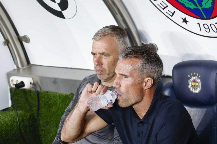<p>Ülke basını, Feyenoord'un acı bir yenilgi aldığı görüşünde birleşti.</p>