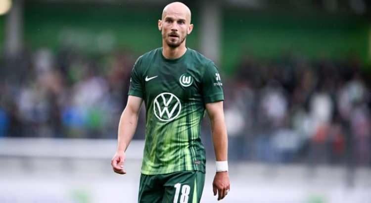 <p>Beşiktaş, Vaclav Cerny transferi ile ilgili büyük çaba harcıyor.<br />
<br />
Olumlu yanıt veren Çekyalı yıldızın finansmanı için yapılacak oyuncu satışından gelecek miktarı kullanmak istiyor.<br />
<br />
(FOTOMAÇ)</p>
