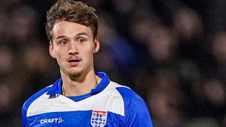 <p>Beşiktaş, stoper transferi için Middlesbrough forması giyen Rav ven den Berg'le ilgileniyor.<br />
<br />
(FOTOMAÇ)</p>
