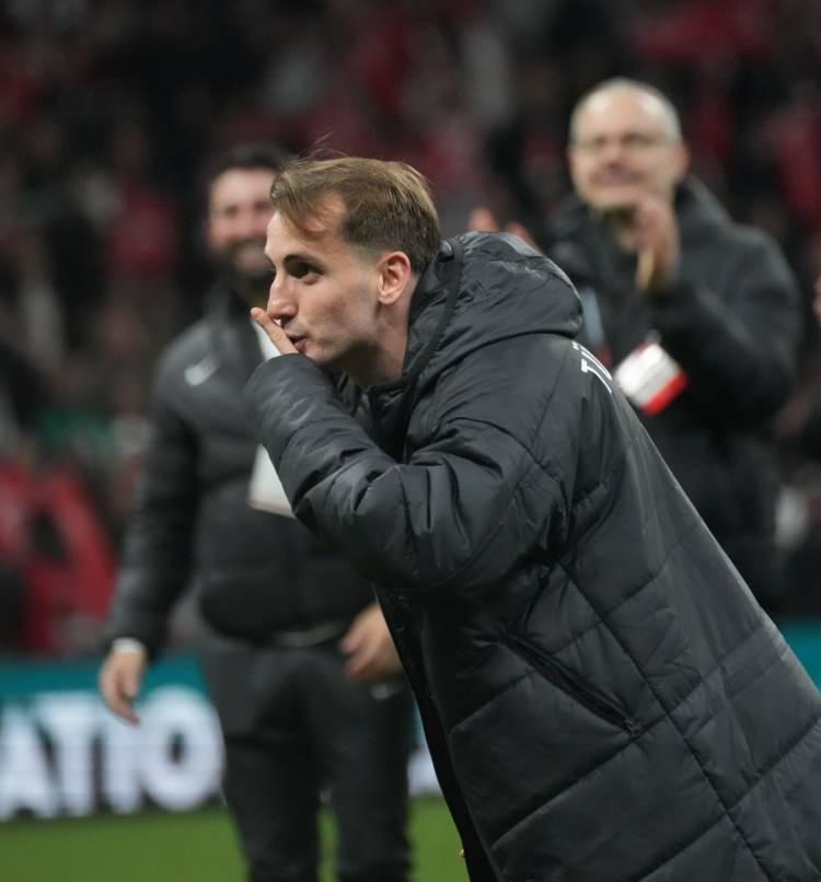 <p>Portekiz ekibi bu transfer için Sarı-Kırmızılılara 12 milyon Euro ödeme yaptı.</p>
