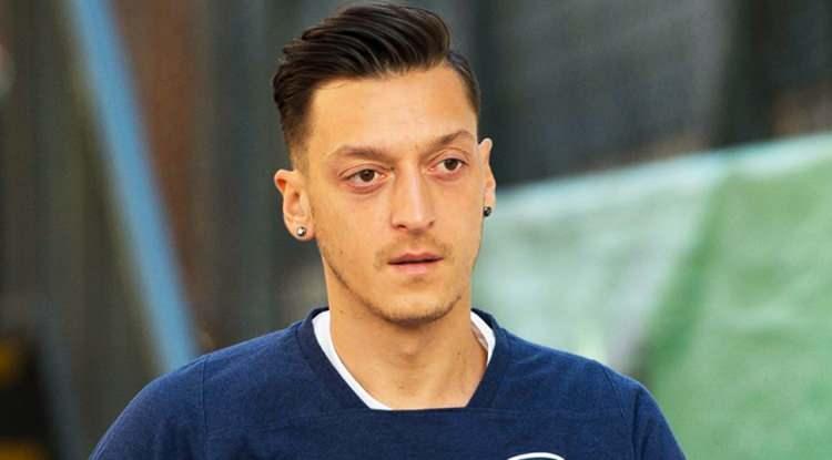 Mesut Özil'den yürek burkan sözler! 