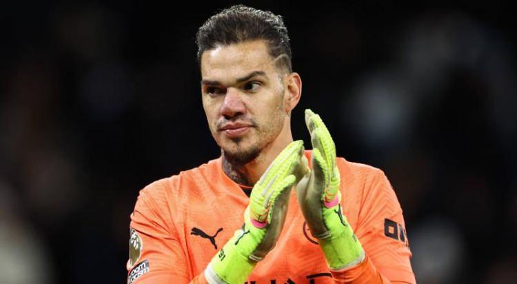 <p>Galatasaray, kaleci transferi için Lammens için fiyat sordu. Oyuncuya 20 milyon Euro fiyat biçilince rota tekrar Ederson'a döndü.<br />
<br />
(POSTA)</p>
