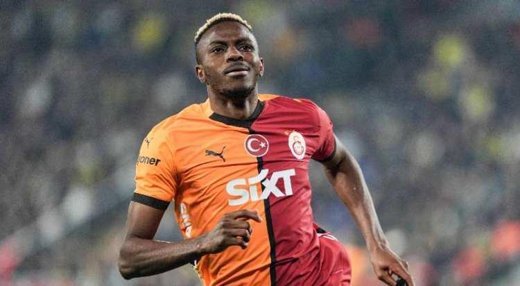 <p>Galatasaray'ın yeni transferi Victor Osimhen, Süper Lig'in ikinci haftasında oynanacak Fatih Karagümrük maçında forma giyecek.<br />
<br />
Nijeryalı golcü ikinci yarıda formayı alacak.<br />
<br />
(SABAH)</p>
