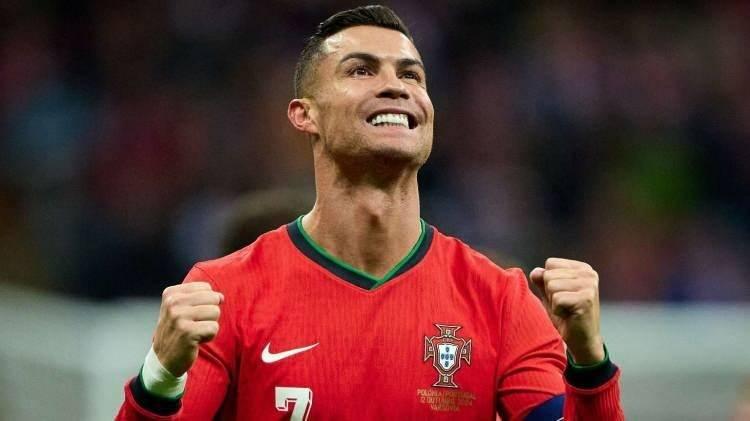 <p><span style="color:#B22222"><strong>2)  C.RONALDO</strong></span></p>
