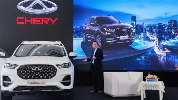 <p>İlk olarak BYD'nin Türkiye'de fabrika kurma çalışmaları sürerken, Chery ile Samsun'da fabrika için mutabakata varıldı.</p>
