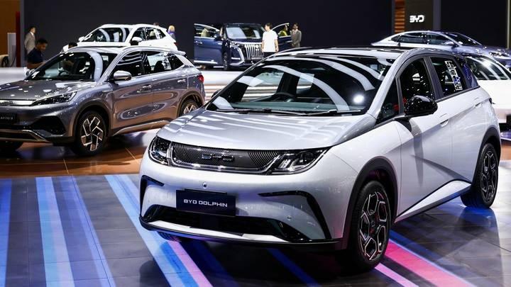 <p><strong>BYD'DEN DEV YATIRIM</strong></p>

<p>Çinli BYD firması ile Sanayi ve Teknoloji Bakanlığı arasında, Türkiye'de yatırıma yönelik 1 milyar dolarlık anlaşma imzalanmıştı.</p>

<p> </p>
