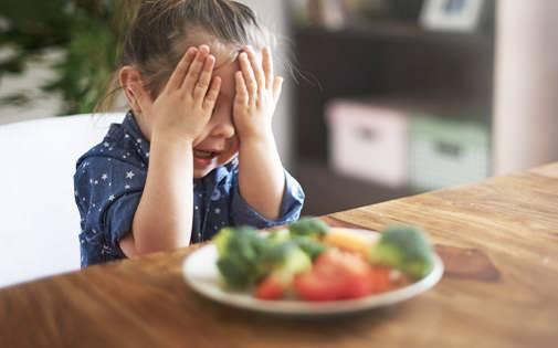 Uzmanlar uyarıyor: Yemek seçen çocukların zihinsel gelişimi gerileyebilir!