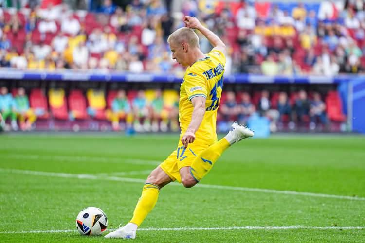 <p>Sarı-lacivertliler, Arsenal’ın başarılı sol beki Oleksandr Zinchenko için resmi teklifte bulundu.</p>

