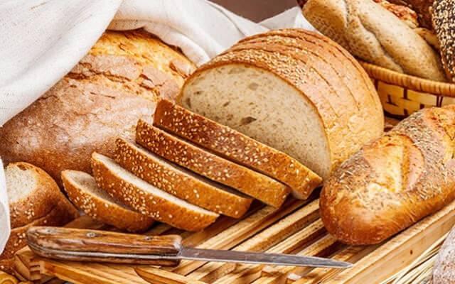 <p><span style="color:#800080"><strong>"EKMEK BOŞ KALORİ"</strong></span></p>
