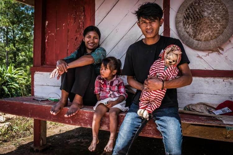 <p>Babasını kaybeden ve halkın geri kalanı gibi cesedi evde tutan kasaba sakinlerinden Elisabeth Rante, bu tavrı şu sözlerle açıklıyor; 'Bunu yapmamızın nedeni onu çok seviyor ve sayıyor olmamız. Önceden birlikte yemek yerdik, şimdi bizim onu doyurmamız lazım'</p>

<p> </p>
