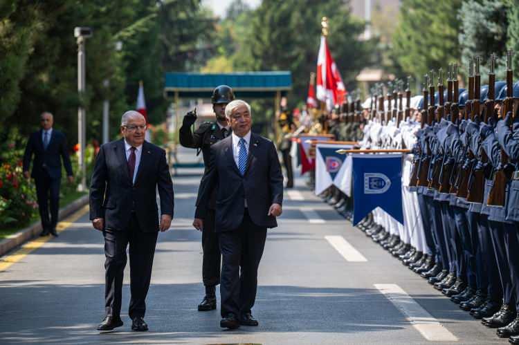 <p>Japonya Savunma Bakanı ile görüşmesinin ardından açıklama yapan Milli Savunma Bakanı Yaşar Güler, şu ifadeleri kullandı:</p>
