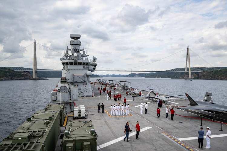 <p><strong>MAVİ VATAN'IN MUHAFIZLARI İSTANBUL'U SELAMLAYACAK</strong></p>

<p> </p>

<p> </p>
