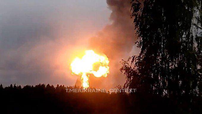 <p>Kiev yönetimi, Rusya’yı insansız hava araçlarıyla (İHA) hedef aldı. Ukrayna'nın gerçekleştirdiği İHA'lı saldırı sonucu 6 şehirdeki havaalanında operasyonların askıya alındığı duyuruldu.</p>