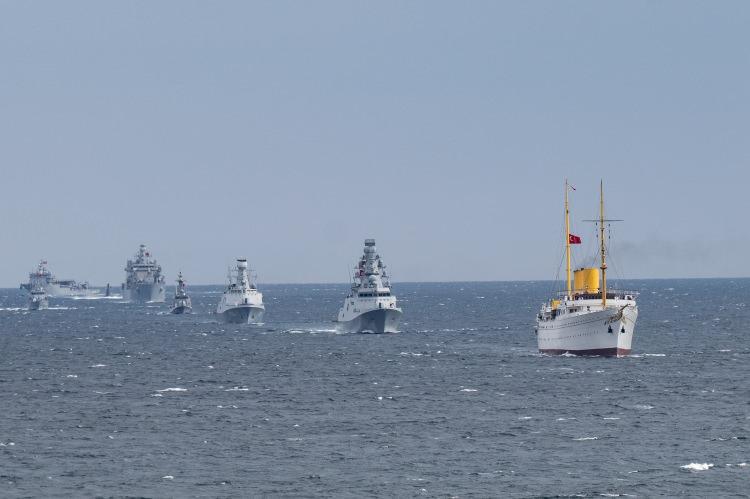 <p>Ayrıca Mavi Vatan Resim ve Makale Yarışmalarında dereceye giren genç yetenekler, TCG Anadolu, TCG Savarona, TCG Sakarya ve TCG Hızırreis gibi platformları ziyaret ederek Türk denizcilik tarihine yakından tanıklık edecek.</p>