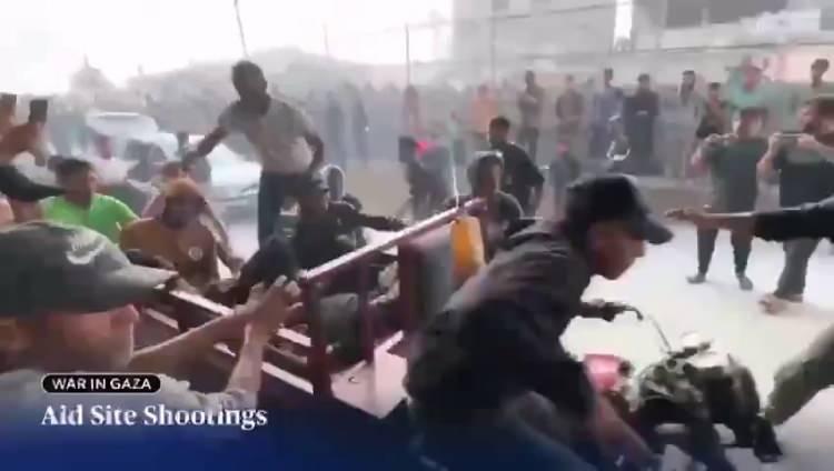 <p>Mike, gizlice çektiği ve CBS News ile paylaştığı videolarda duyulan silah seslerinin, yardım arayan Filistinlilere karşı açılan ateş olduğunu belirtti. </p>
