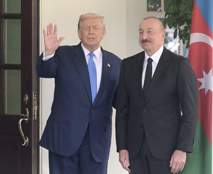 <p>Ulaştırma ve Altyapı Bakanı Abdulkadir Uraloğlu, Kars-Iğdır-Aralık-Dilucu Demiryolu Hattı’nın temelinin 22 Ağustos Cuma günü atılacağını duyurdu.</p>
