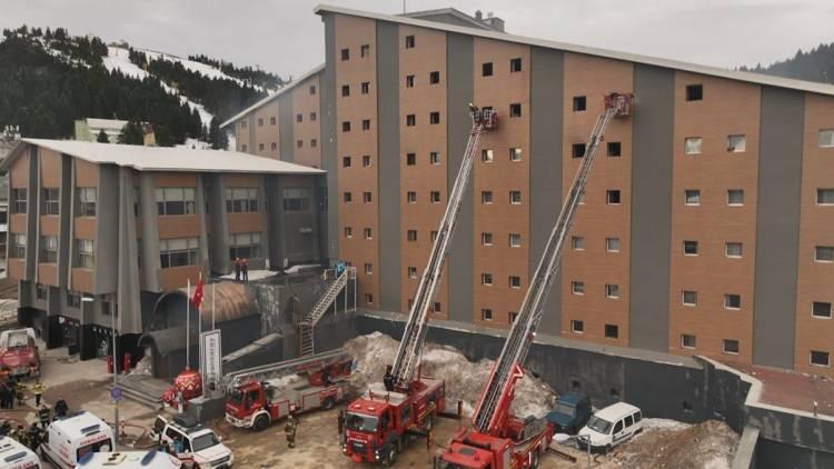<p><span style="color:rgb(51, 51, 51)">TMMOB Bursa İl Koordinasyon Kurulunun raporu, bu eksikliklerin yangının büyümesine ve ölümlere yol açtığını belirterek, etkin ve tarafsız denetim mekanizmalarının kurulması, mevcut mevzuatın titizlikle uygulanması ve yaptırımların caydırıcı hale getirilmesi çağrısında bulundu.</span></p>