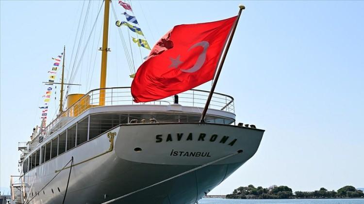 <p>Savarona yatının yeni hikayesi, Cumhurbaşkanı Recep Tayyip Erdoğan'ın eşi Emine Erdoğan'ın Cumhurbaşkanlığı envanterinde bulunan yatın tekrar bahriyeye kazandırılmasına yönelik önerisi üzerine başladı.</p>
<p> </p>