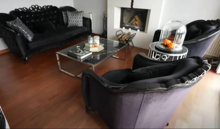 <p>Malikaneye benzetilen evin iç tasarımı da ilgi çeken detaylar arasında.</p>
