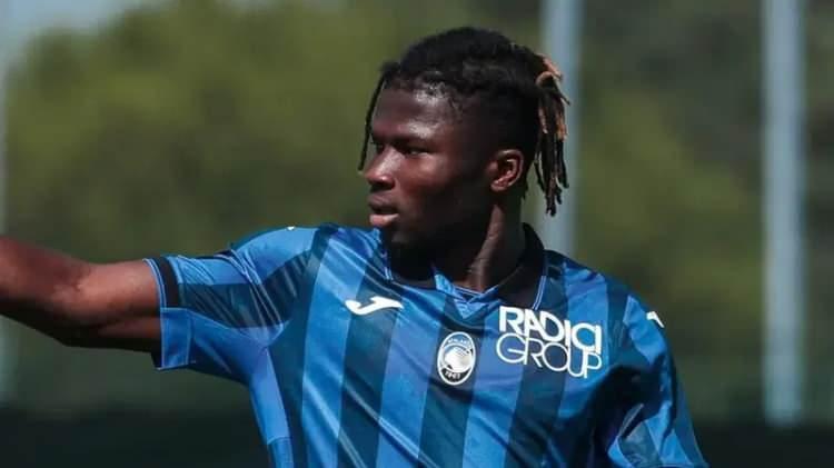 <p>Atalanta’nın 23 yaşındaki forveti El Bilal Toure için Beşiktaş ve Feyenoord’un resmi teklif yaptığı iddia edildi.</p>

<p> </p>

<p>Fransız gazeteci Sacha Tavolieri'nin haberine göre; yaz transfer döneminde Atalanta'dan ayrılmak isteyen Malili oyuncu Beşiktaş'ın listesinde yer alıyor.</p>
