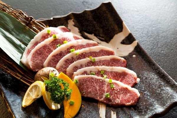 <p><span style="color:#B22222"><strong>WAGYU ETİ </strong></span></p>
