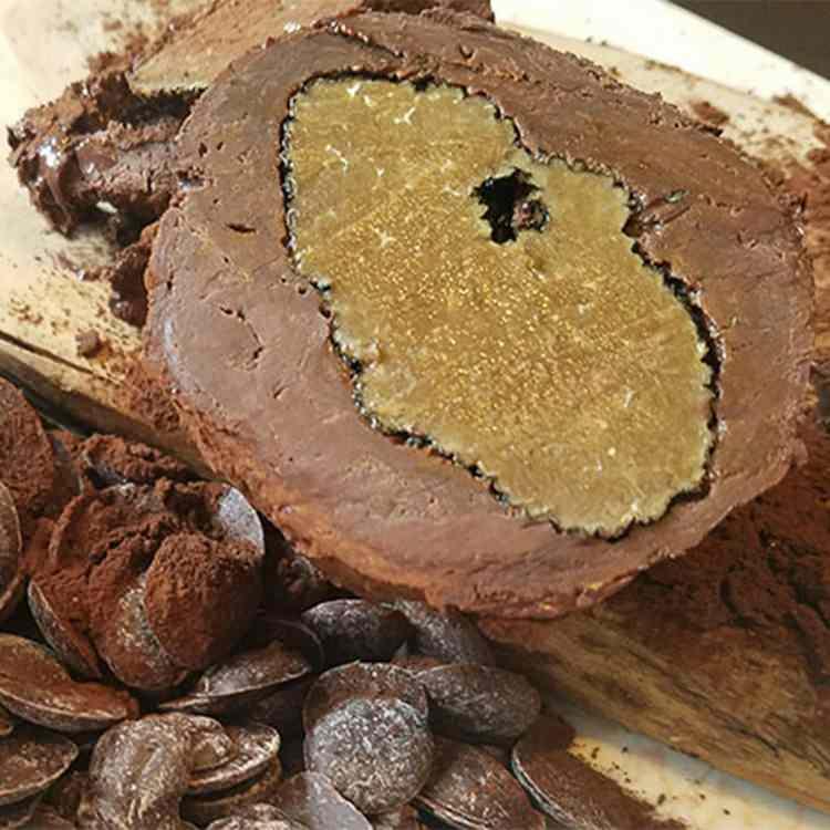 <p><span style="color:#B22222"><strong>LE MADELİNE AU TRUFFLE ÇİKOLATASI </strong></span></p>