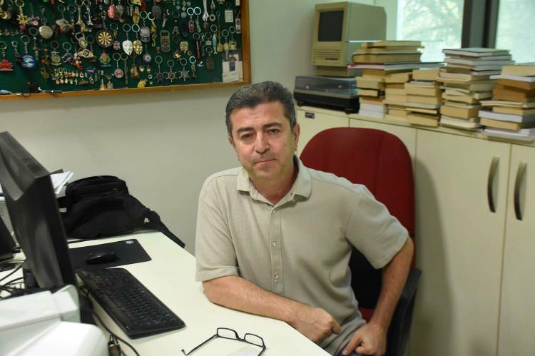 <p>İzmir Körfezi'nde geçen yıl toplu balık ölümleri sonrası bölgede hakim olan pis koku, bu yıl da duyulmaya başladı. Körfezde bu yıl toplu balık ölümlerine rastlanmazken pis koku, hava sıcaklığının artmasıyla yeniden ortaya çıktı. </p>

