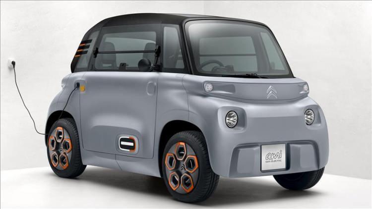 <p>Öte yandan hem Fiat Topolino hem de Citroen Ami otomobil modelinin, 22 Ağustos 2025 tarihli fiyat listesi aşağıda yer alıyor.</p>
<p> </p>
<p> </p>
