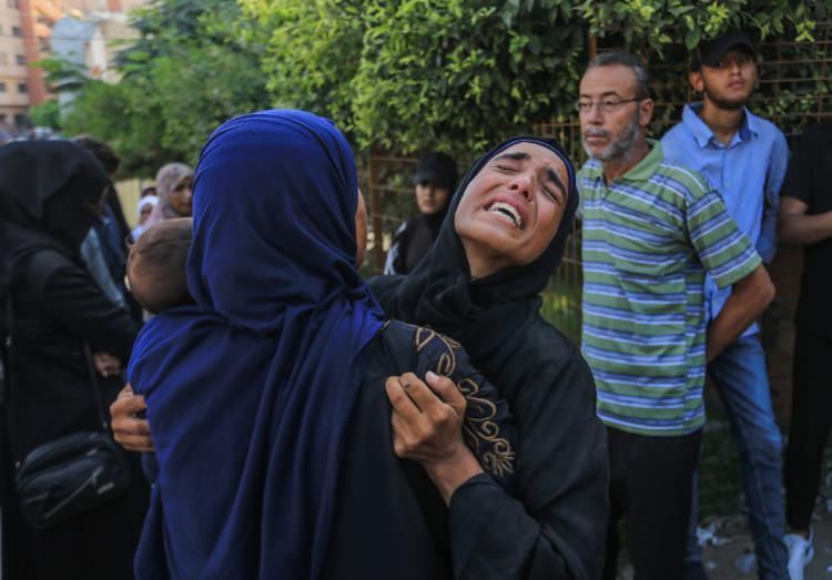 <p>İsrail ordu radyosu, Genelkurmay Başkanı Zamir'in, Gazze kentinin işgal planını onaylamak üzere bugün Güney Bölgesi Komutanlığı ile bir araya geleceğini duyurmuştu.</p>
